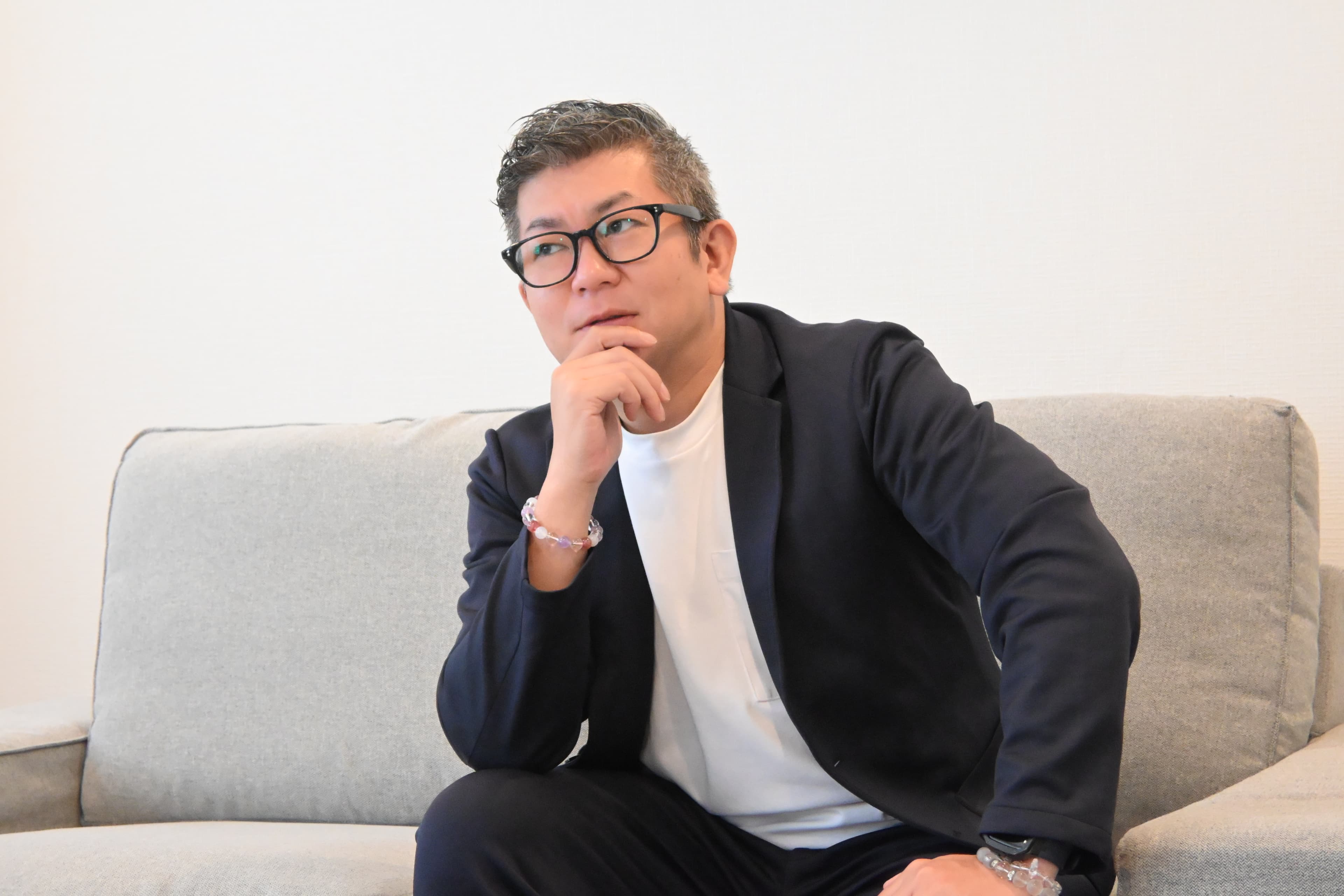 思索する関野代表